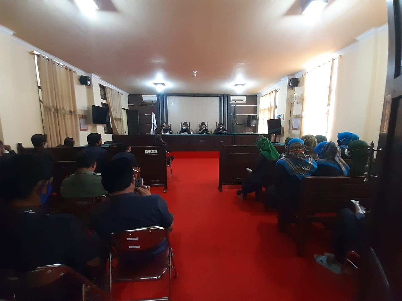 Rapat perdana 4